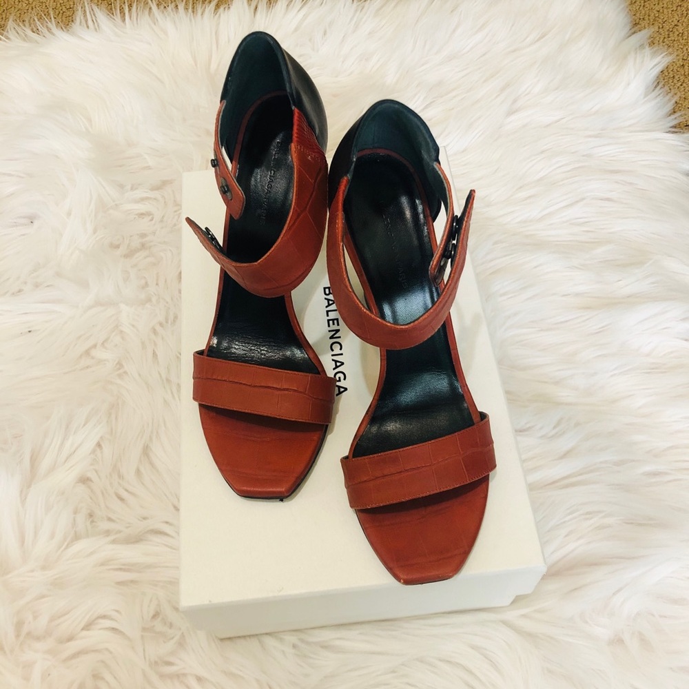 Authentic Balenciaga sandal - Picture 1 of 8